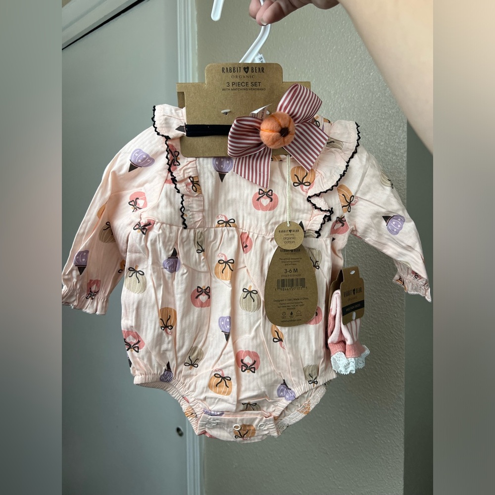 Rabbit + Bear Organic Cotton Halloween Pumpkin Bow Bubble Romper Set 3-6M